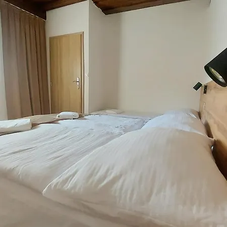 Pensjonat Podlavice *